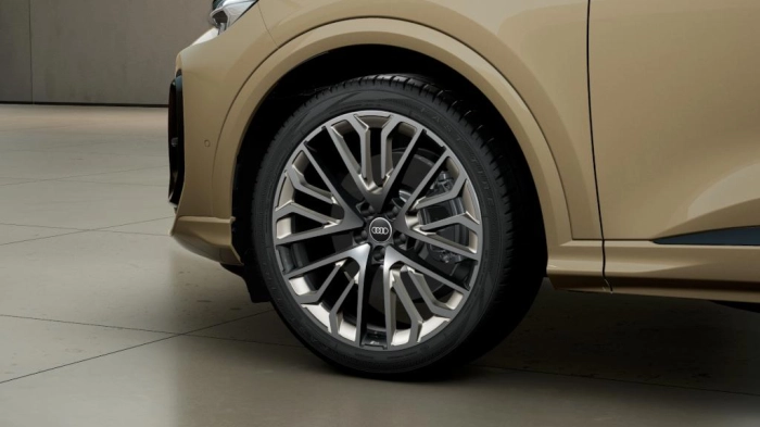 Audi Q5 Sportback   Sportback S line edition e-hybrid quattro 220 kW S tronic