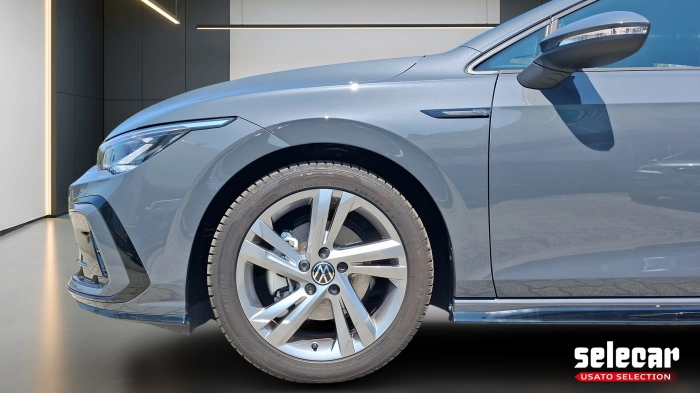 Volkswagen Golf  1.5 tsi evo R-Line 130cv