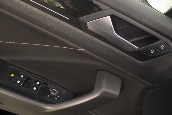 Volkswagen T-Roc  2022 -  1.5 tsi R-Line