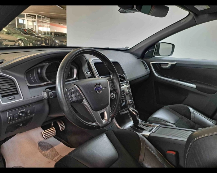 Volvo XC60  2.0 d4 R-design Kinetic 190cv geartronic