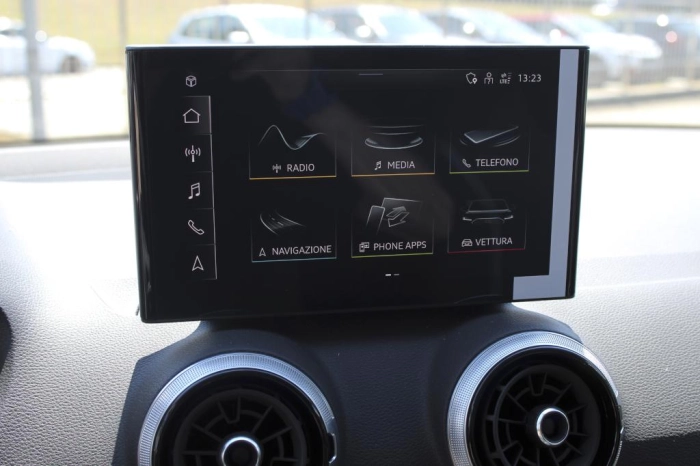 Audi Q2    Identity Black 40 TFSI quattro 140(190) kW(CV) S tronic