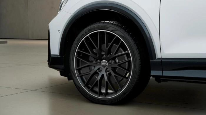 Audi Q2    Identity Black 35 TFSI  110(150) kW(CV) S tronic