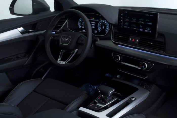 Audi Q5    S line plus 50 TFSI e quattro 220(299) kW(CV) S tronic