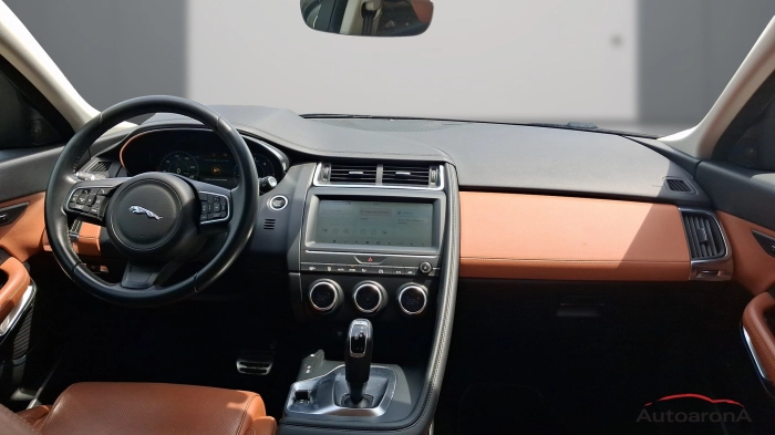 Jaguar E-Pace  2.0D 240 CV AWD aut. R-Dynamic SE