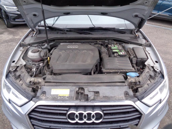 Audi A3 Sportback  40 2.0 tfsi Admired 190