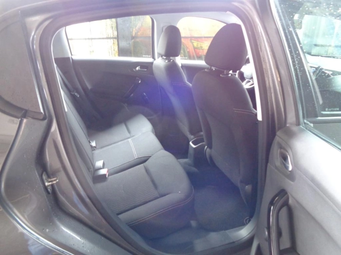 Peugeot 208  5p 1.2 puretech Active s&s 82cv neopatentat