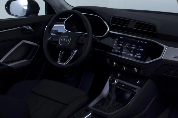 Audi Q3    S line edition 45 TFSI e  180(245) kW(CV) S tronic