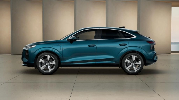 Audi Q3 Sportback   Business Advanced e-hybrid  200 kW S tronic