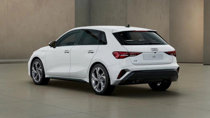 Audi A3 Sportback   S line edition TFSI e  150 kW S tronic