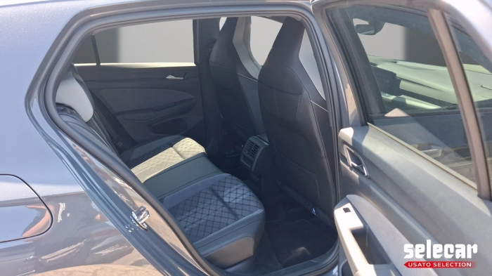 Volkswagen Golf  1.5 tsi evo R-Line 130cv