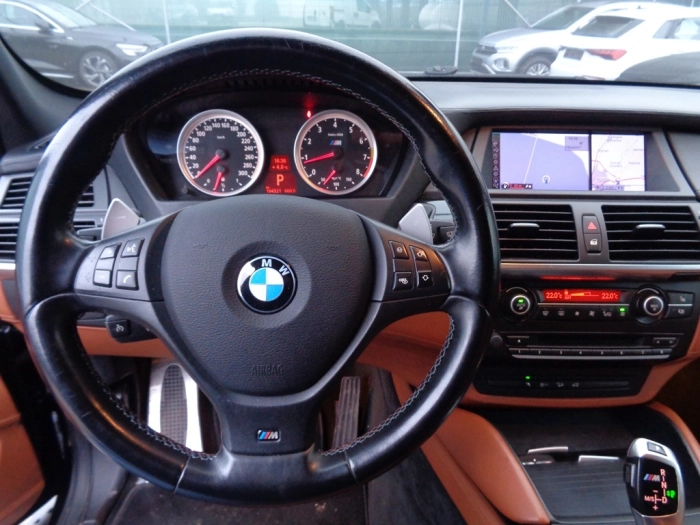 BMW X6  M 4.4 V8 auto