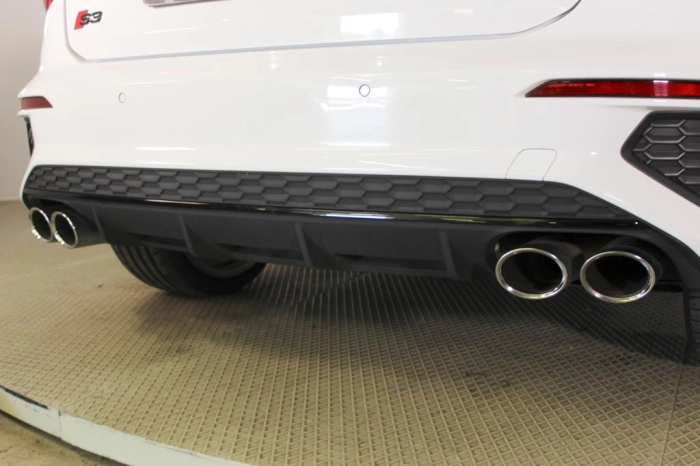 Audi S3  Sportback 2.0 tfsi quattro s-troni