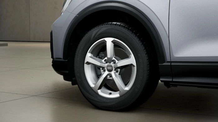 Audi Q2    Business 30 TFSI  85(116) kW(CV) 6-marce