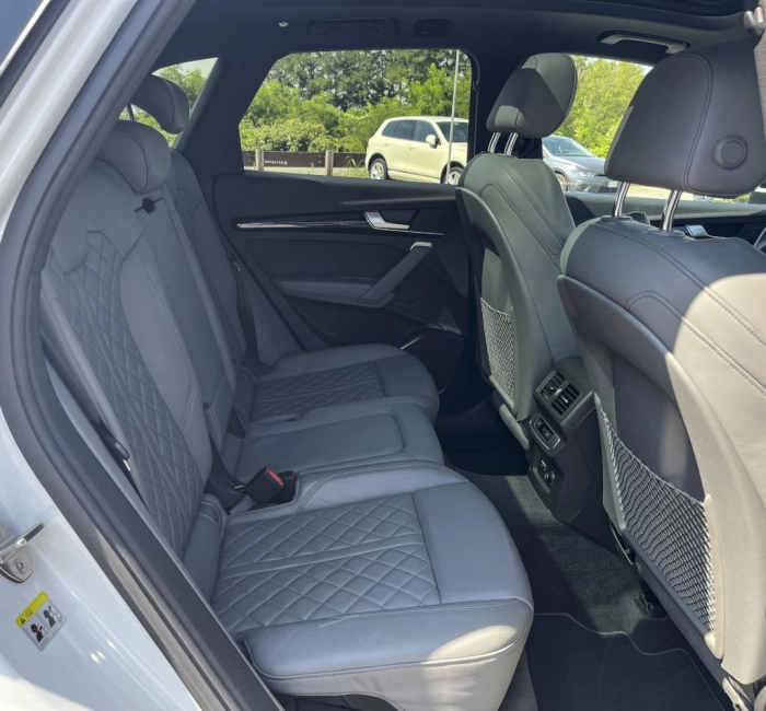 Audi Q5  40 2.0 tdi mhev 12V Edition One quattro s-tr