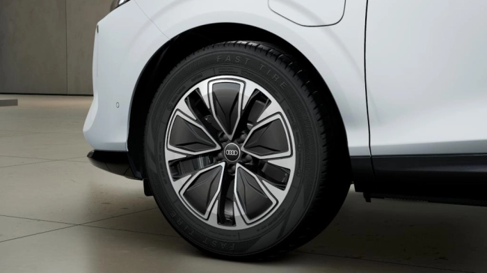 Audi Q3  SUV Business Advanced e-hybrid  200 kW S tronic