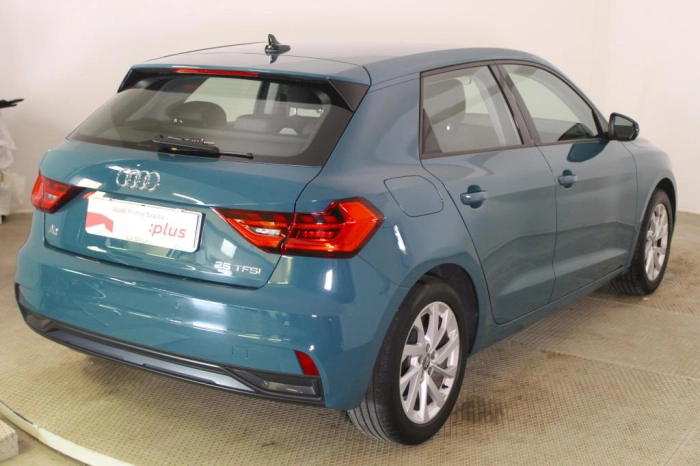 Audi A1 Sportback  25 1.0 tfsi Admired Adva