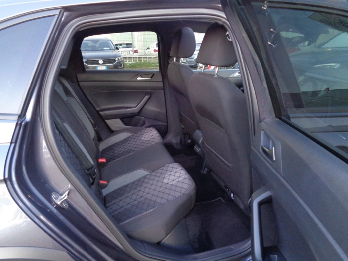 Volkswagen Taigo 1.0 tsi R-Line 110cv