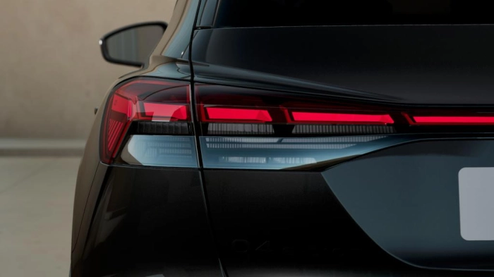 Audi Q4   SUV Custom edition e-tron  150,00 kW