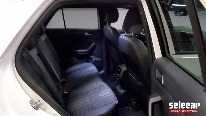 Volkswagen T-Roc  2022 -  2.0 tdi R-Line 115cv
