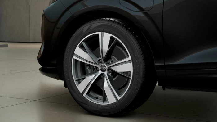 Audi Q3  SUV Business Advanced e-hybrid  200 kW S tronic