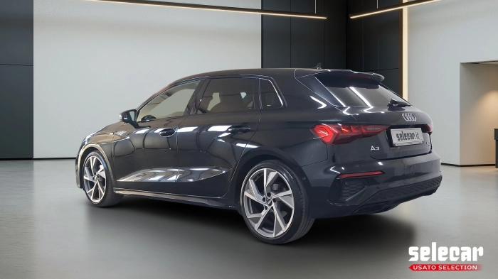 Audi A3 Sportback  40 2.0 tdi S line editio
