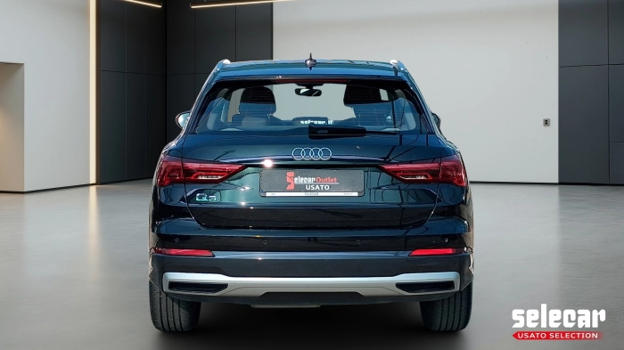 Audi Q3  35 2.0 tdi Business Advanced s-tronic