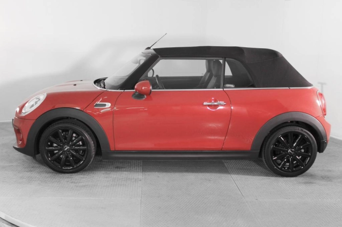 MINI IV   -  Cabrio 1.5 Cooper D Boost aut