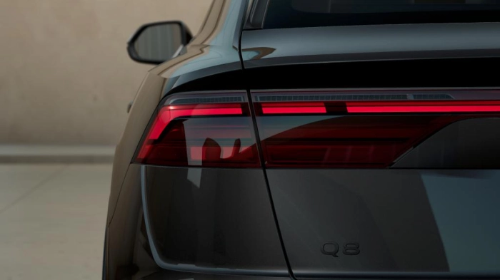 Audi Q8    S line edition TFSI e quattro 290 kW tiptronic