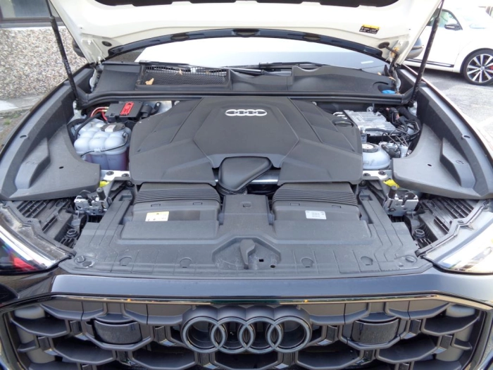 Audi Q8  3.0 tfsi e S line edition quattro 394cv tiptr