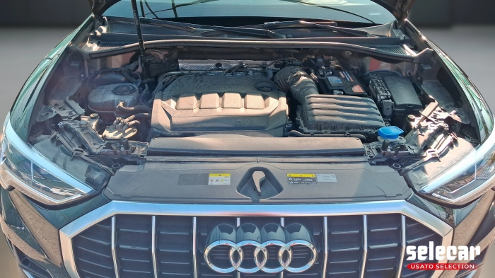 Audi Q3  35 2.0 tdi Business Advanced s-tronic