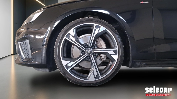 Audi A4 Avant  40 2.0 tdi mhev S line edition qu