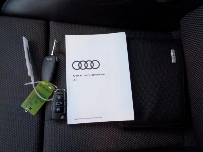 Audi A3 Sportback  40 2.0 tfsi Admired 190