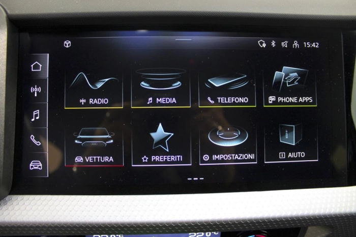 Audi A1 Sportback  40 2.0 tfsi Identity Bla