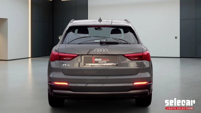 Audi Q3  40 2.0 tdi Business Advanced quattro 200cv s-tronic