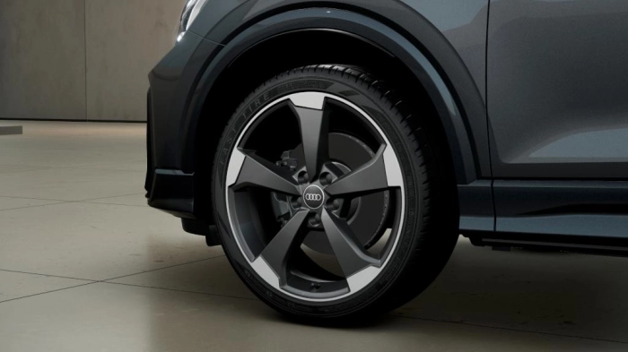 Audi Q2    Identity Black 35 TFSI  110(150) kW(CV) S tronic