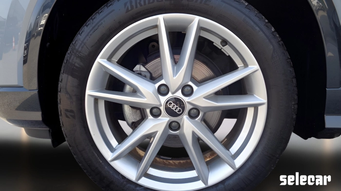 Audi Q2  30 2.0 tdi Admired Advanced s-tronic