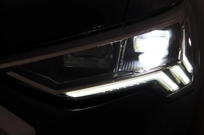 Audi Q3  35 2.0 tdi Business Advanced s-tronic