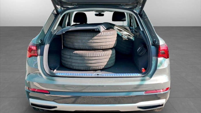 Audi Q3  35 2.0 tdi Business Advanced s-tronic