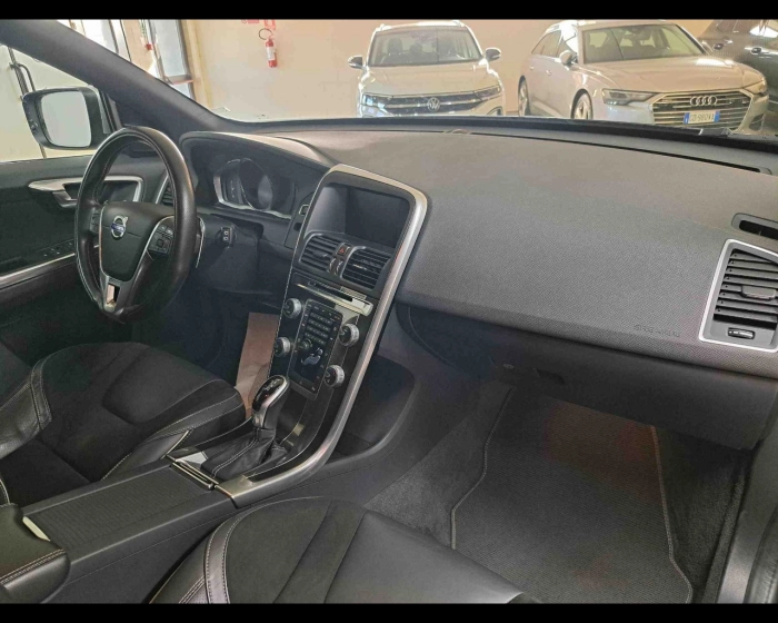 Volvo XC60  2.0 d4 R-design Kinetic 190cv geartronic
