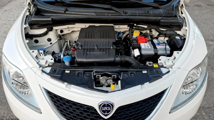 Lancia Ypsilon  1.2 Silver 69cv