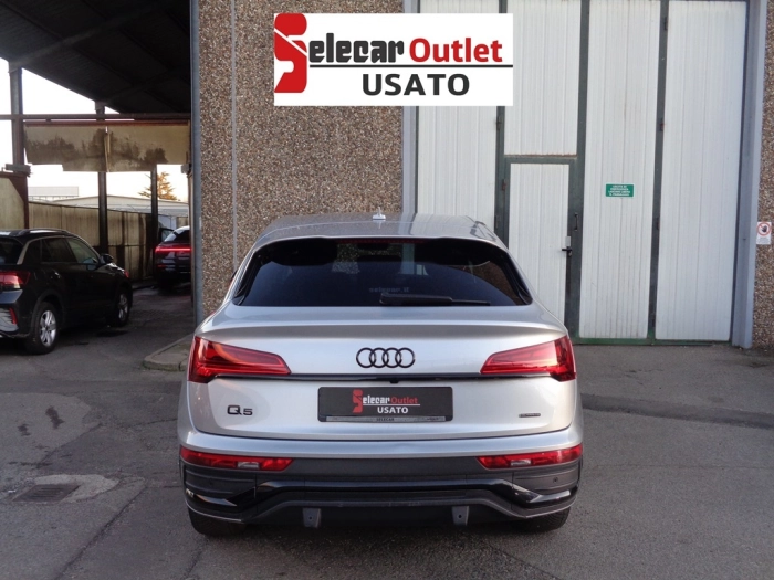 Audi Q5 Sportback  2021 -  40 2.0 tdi mhev 12V S line 