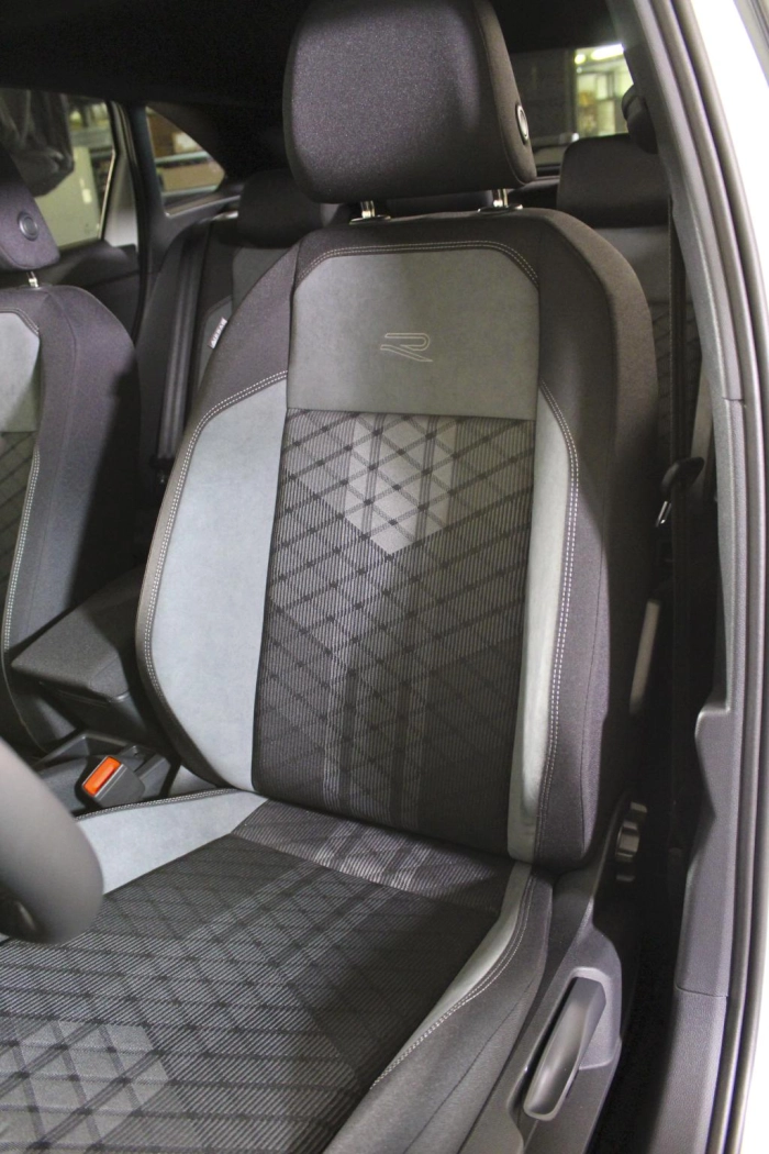 Volkswagen Taigo R-Line Plus 1.0 TSI 85 kW (115 CV) Manuale