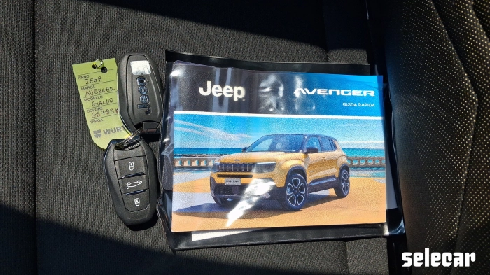 Jeep Avenger  full-electric Summit fwd 156cv auto