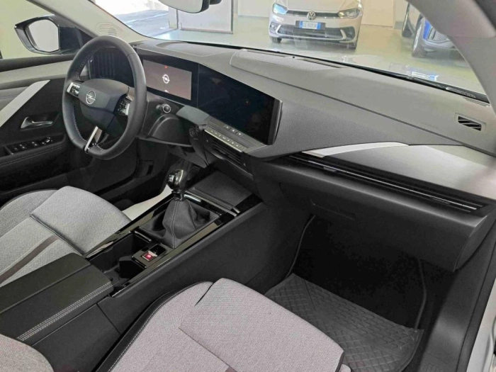 Opel Astra  1.2 t Elegance s&s 130cv