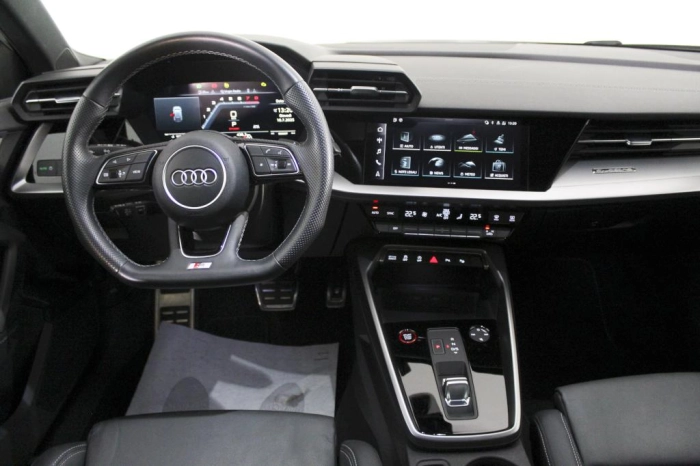 Audi S3  Sportback 2.0 tfsi quattro s-troni