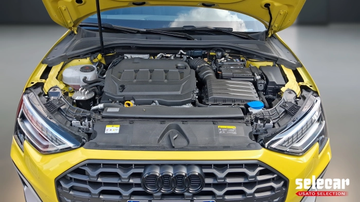 Audi A3 Allstreet  2.0 tdi Identity Contras