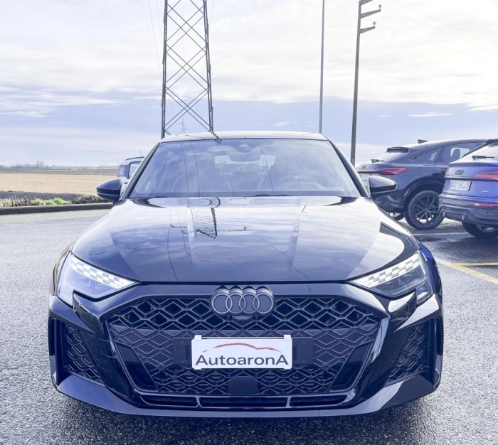 Audi RS 3   Sportback    294(400) kW(CV) S tronic