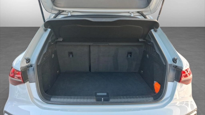Audi A3 Allstreet  2.0 tdi Identity Contras