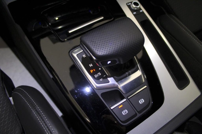Audi Q5  40 2.0 tdi mhev 12V S line quattro s-tronic