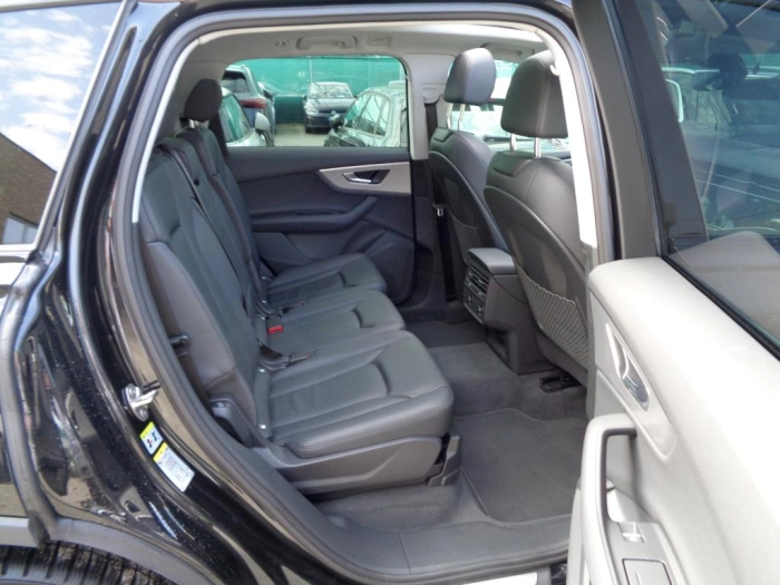 Audi Q7  45 3.0 tdi mhev Business quattro tiptronic 7